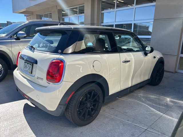 Used 2019 White MINI  image 3