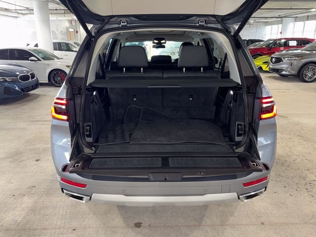 Used 2024 Skyscraper Grey Metallic BMW xDrive40i image 15
