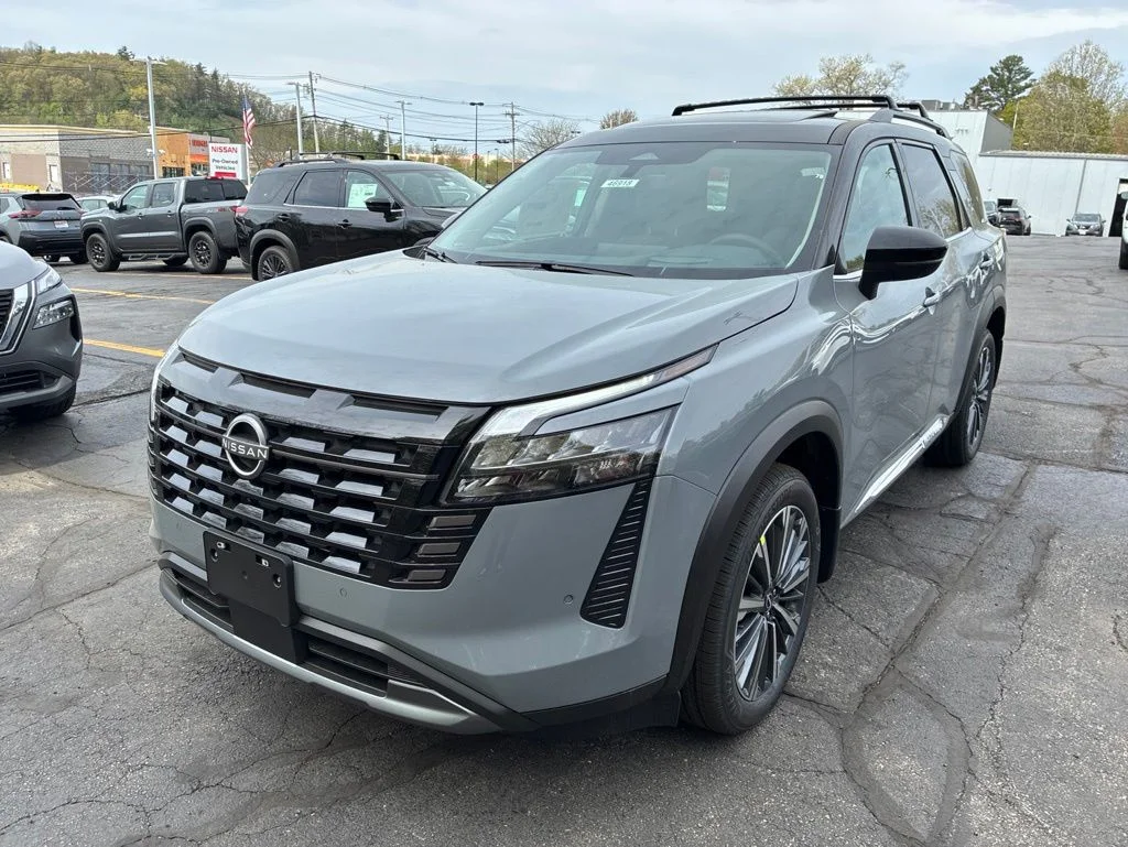 New 2026 Gray Nissan Platinum image 3