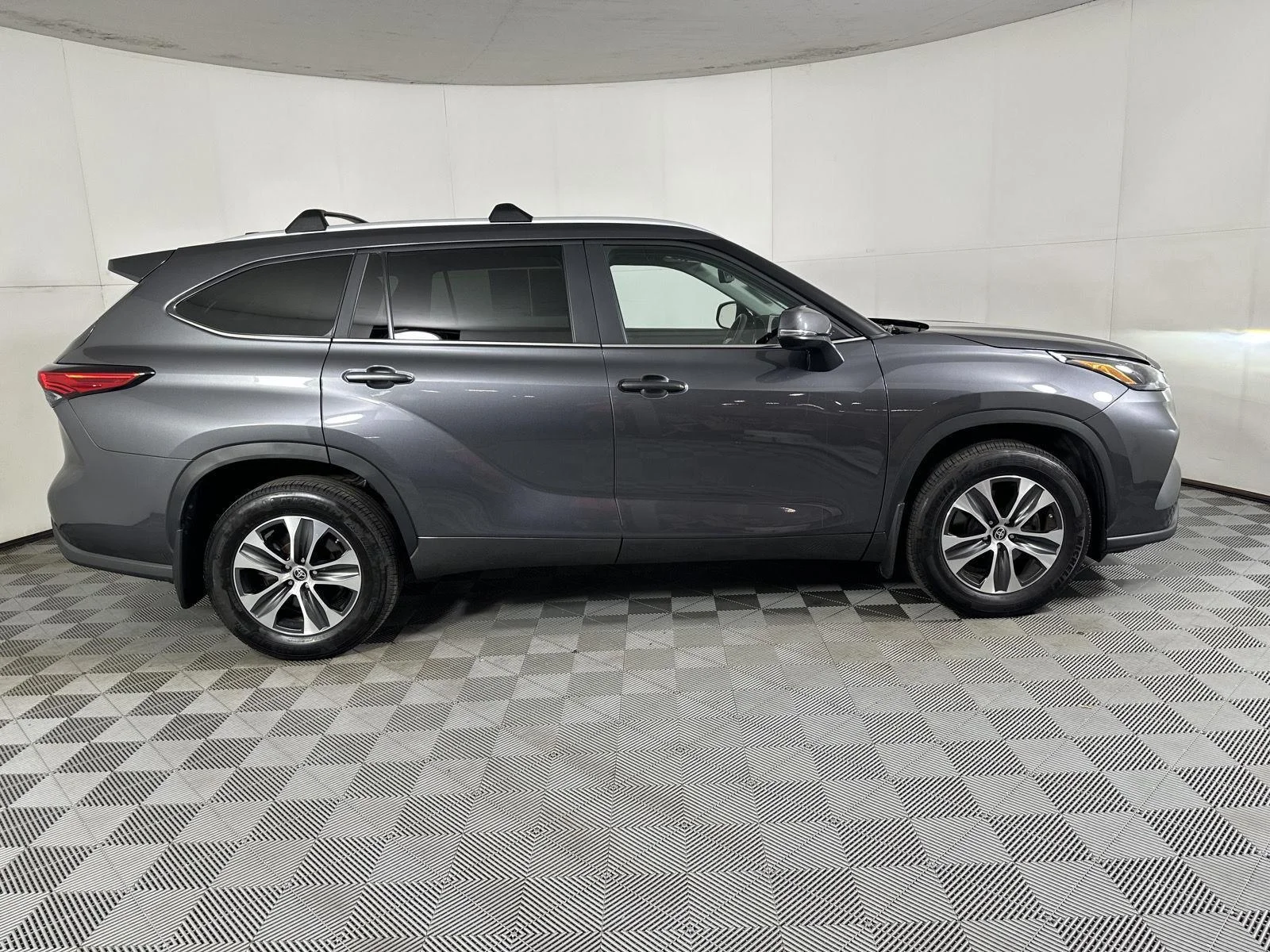 Used 2023 Magnetic Gray Metallic Toyota XLE image 19