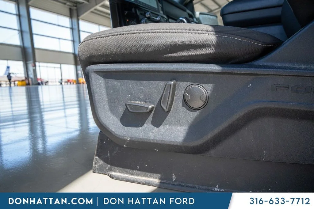 Used 2023 Black Ford XLT image 18