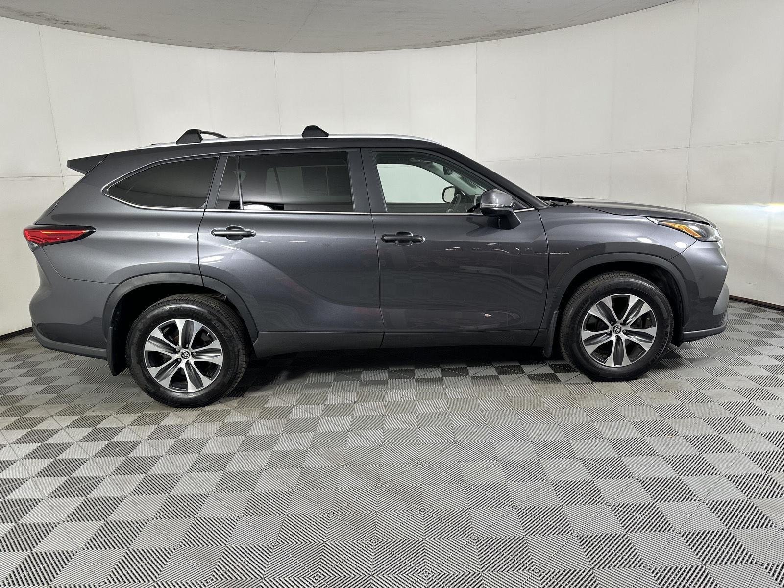 Used 2023 Magnetic Gray Metallic Toyota XLE image 19