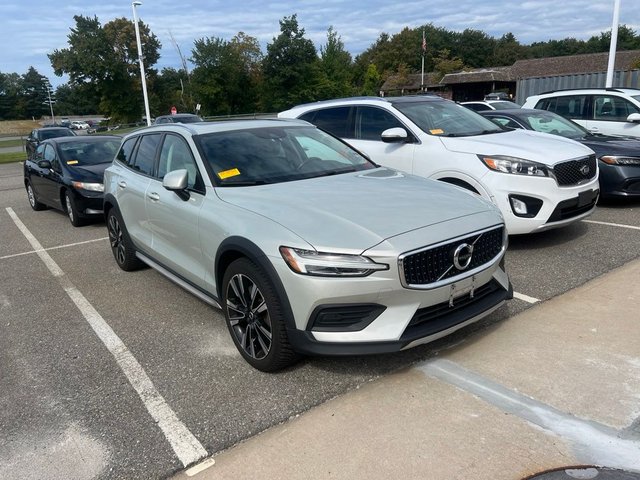 2020 Volvo V60 Cross Country T5