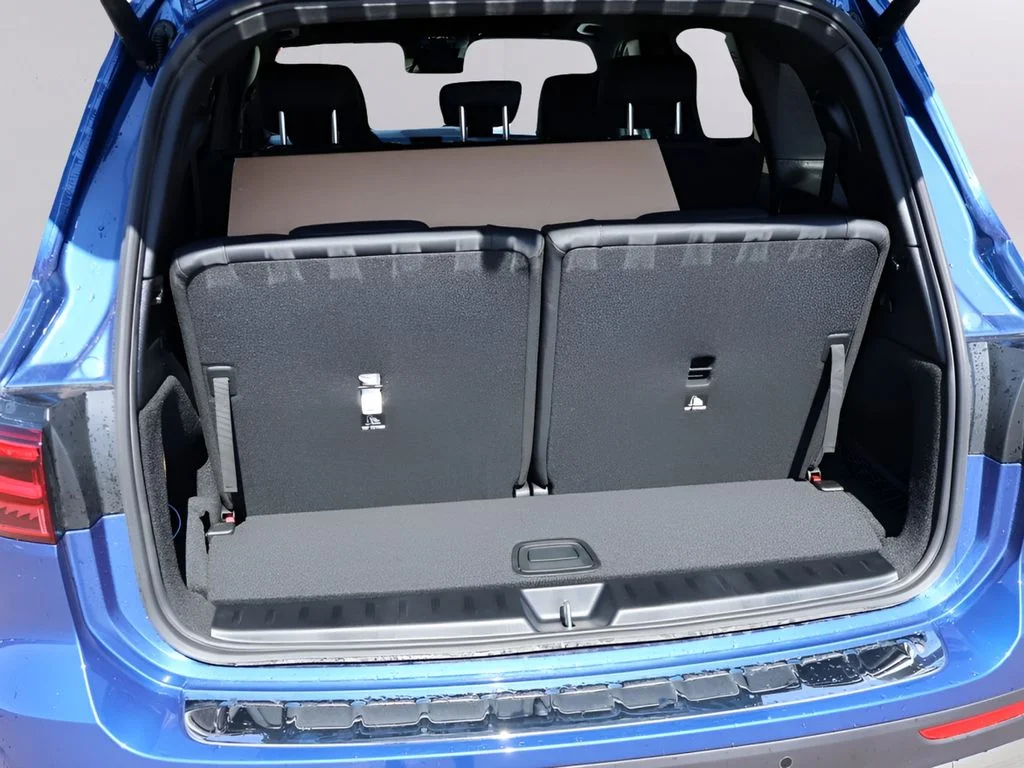 New 2026 Starling Blue Metallic Mercedes-Benz GLB 250 image 17