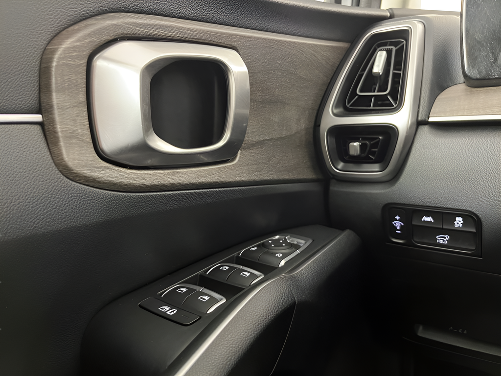 2021 Kia Sorento EX - Photo 24