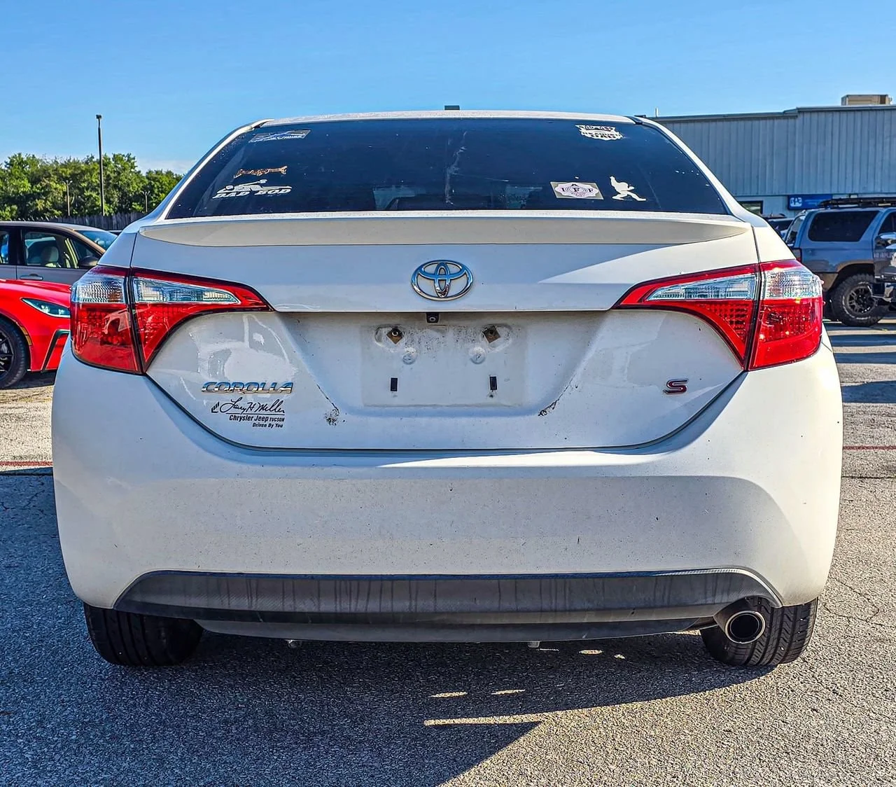 Used 2016 White Toyota L image 4