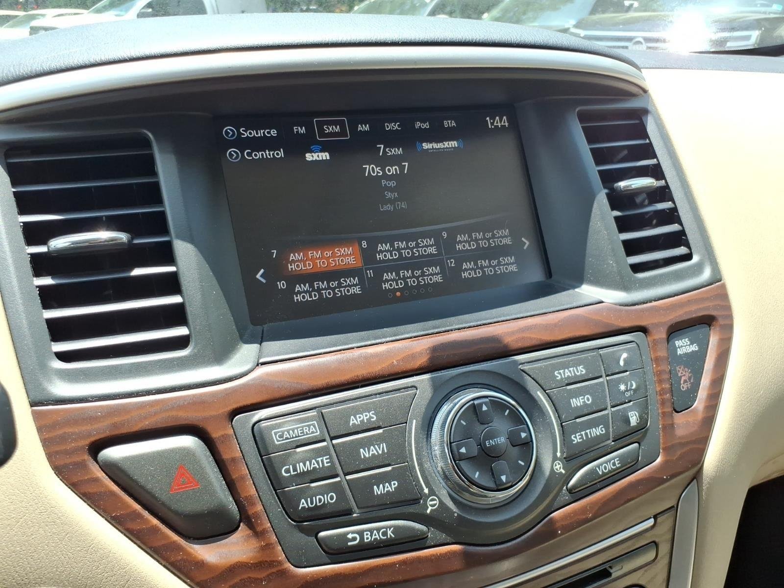 Used 2019 Pearl White Tricoat Nissan Platinum image 17