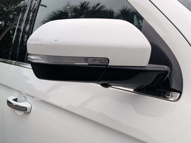 Used 2021 White Ford Limited image 10