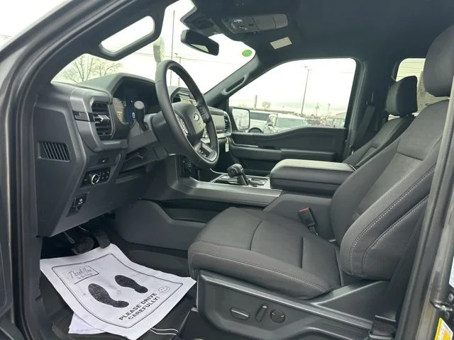 New 2026 Carbonized Gray Metallic Ford XLT image 31
