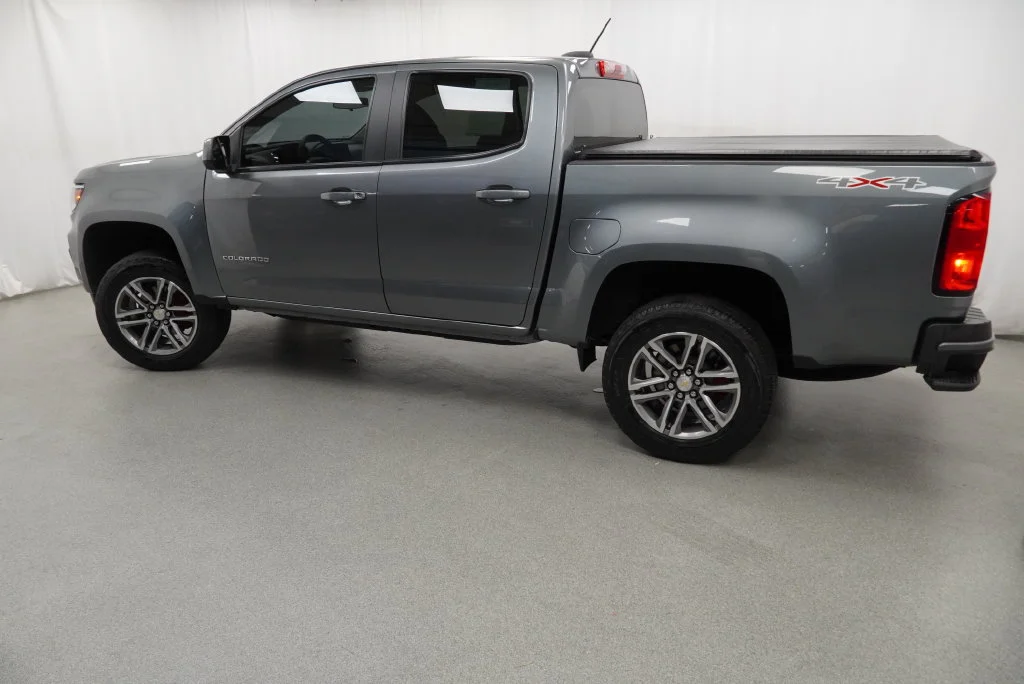 Used 2022 Gray Chevrolet Work Truck image 18