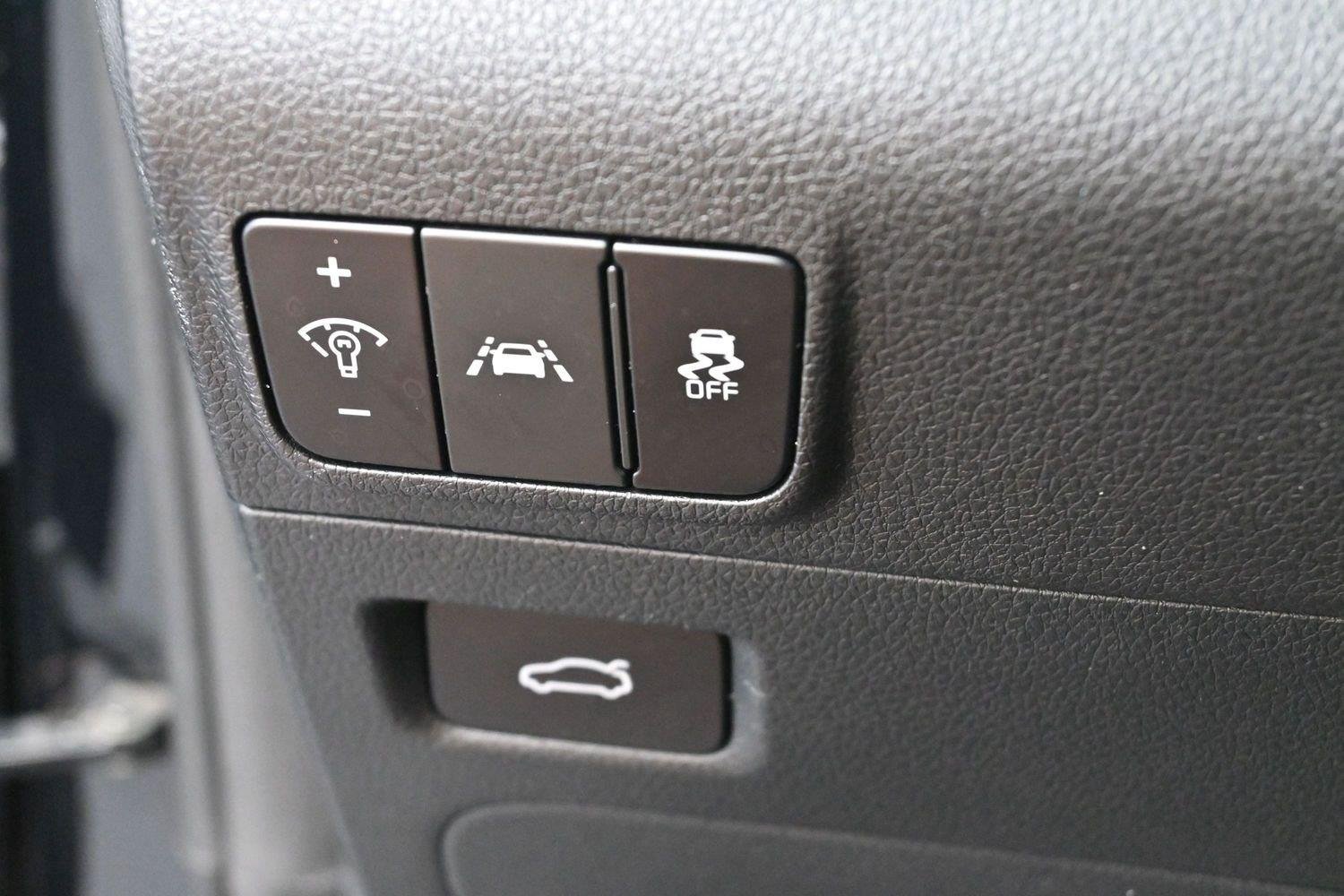 Used 2021 Ebony Black Kia LXS image 18