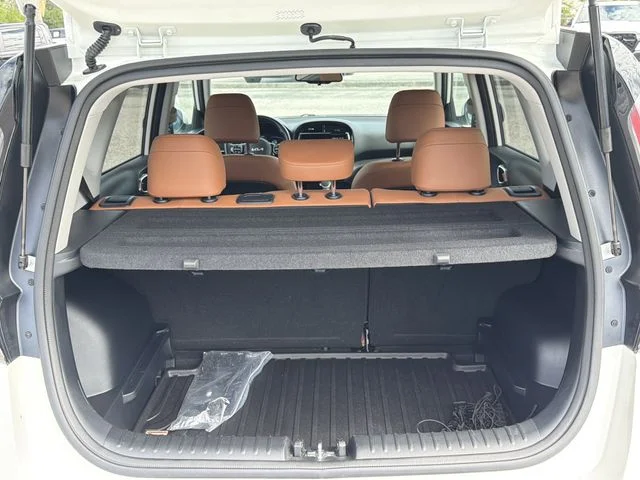Used 2024 White Kia EX image 10