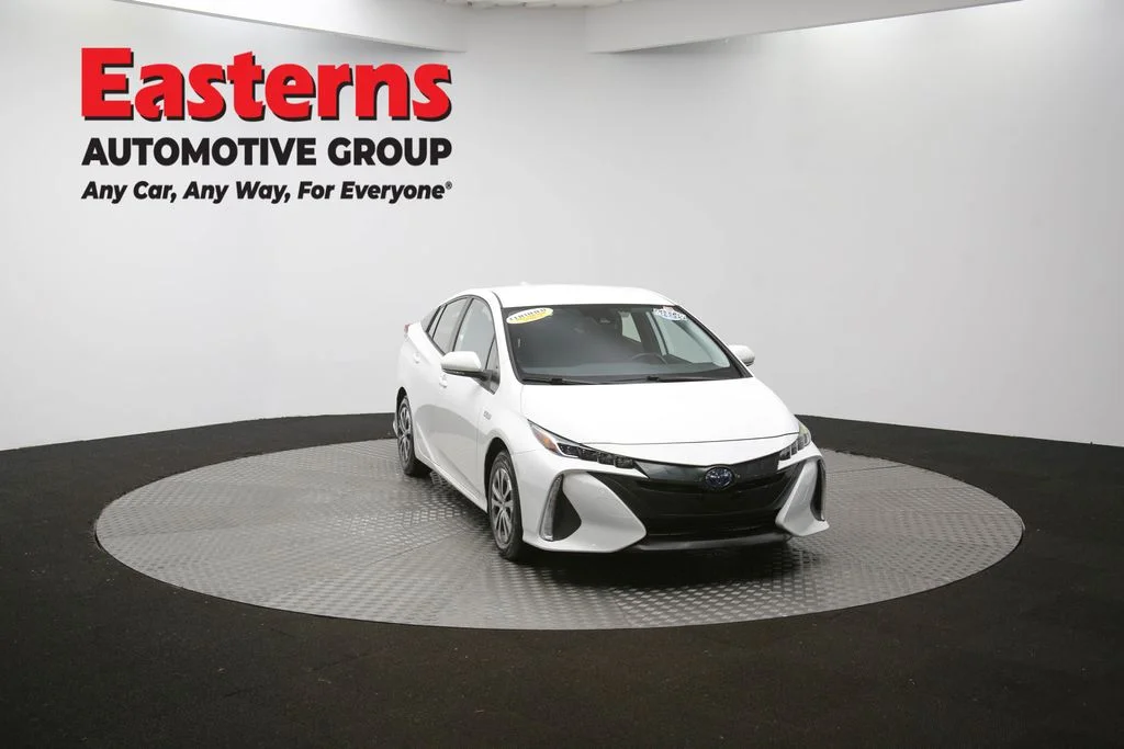 Used 2021 White Toyota LE image 46
