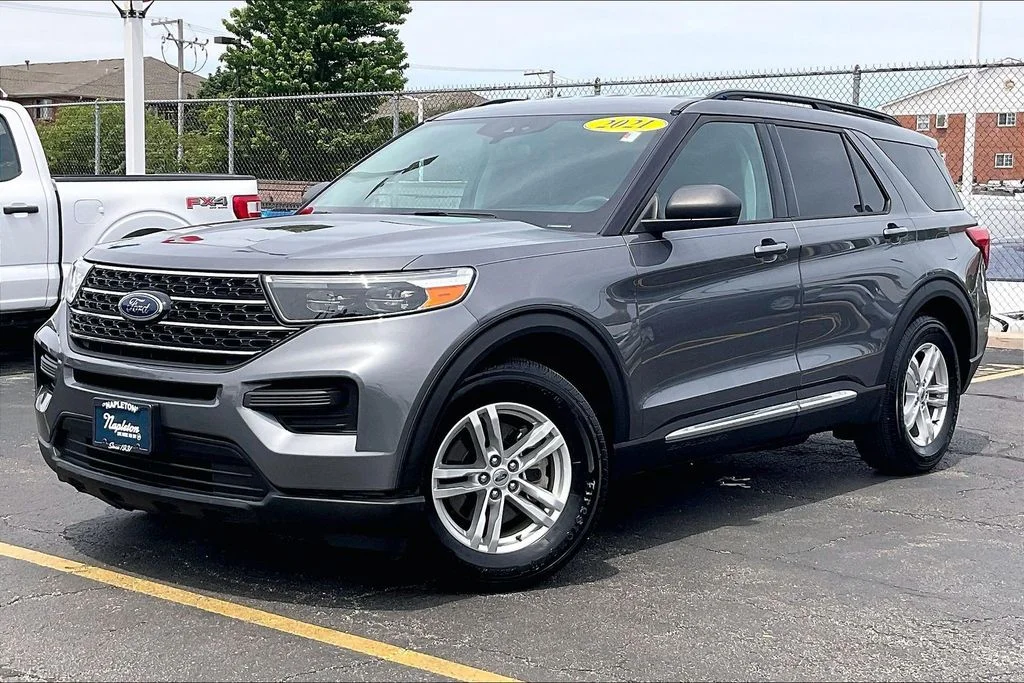 Used 2021 Gray Ford XLT image 11
