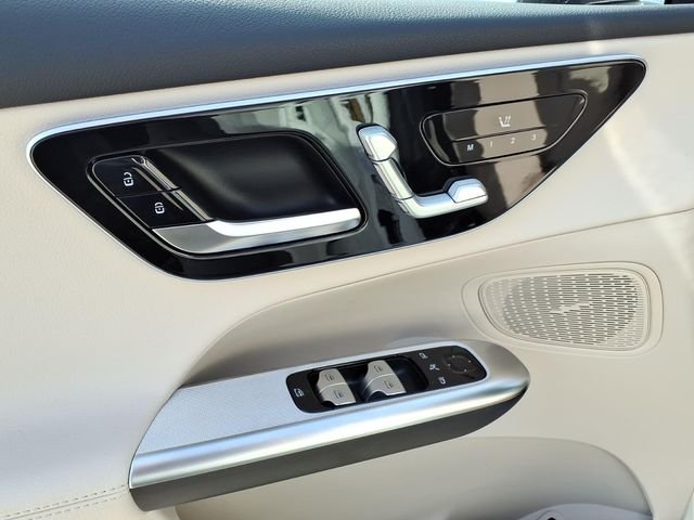 New 2026 White Mercedes-Benz GLC 300 image 13