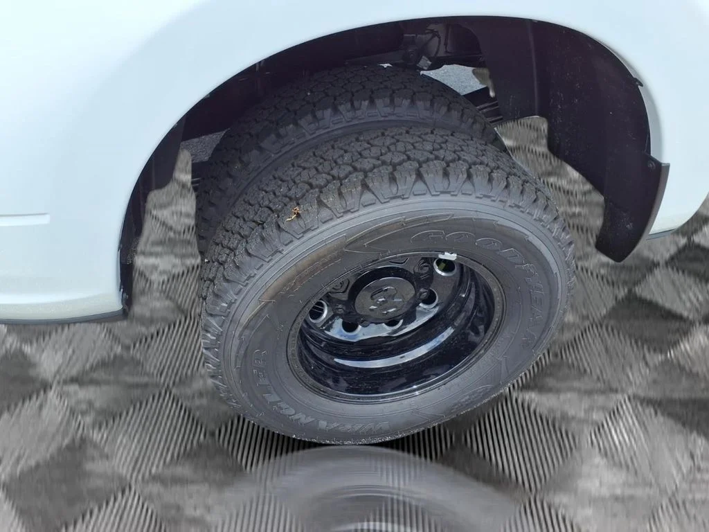 New 2026 Bright White Clear-Coat Exterior Paint RAM Laramie image 23
