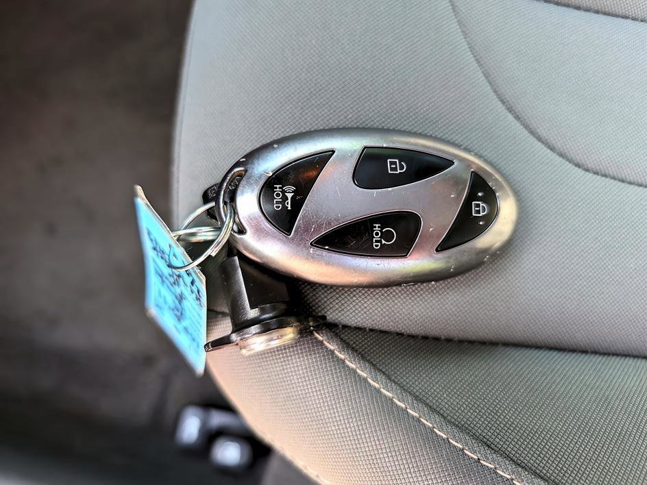 Used 2025 Abyss Black Hyundai SEL Convenience image 30