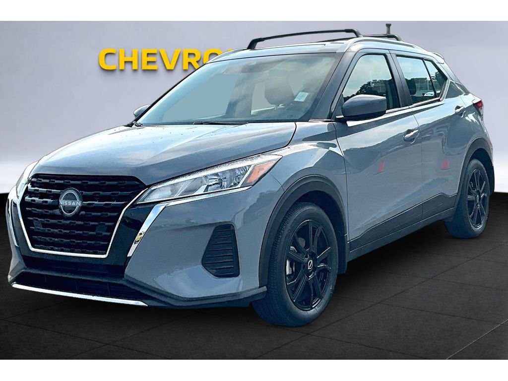 Used 2024 Gray Nissan SV image 9