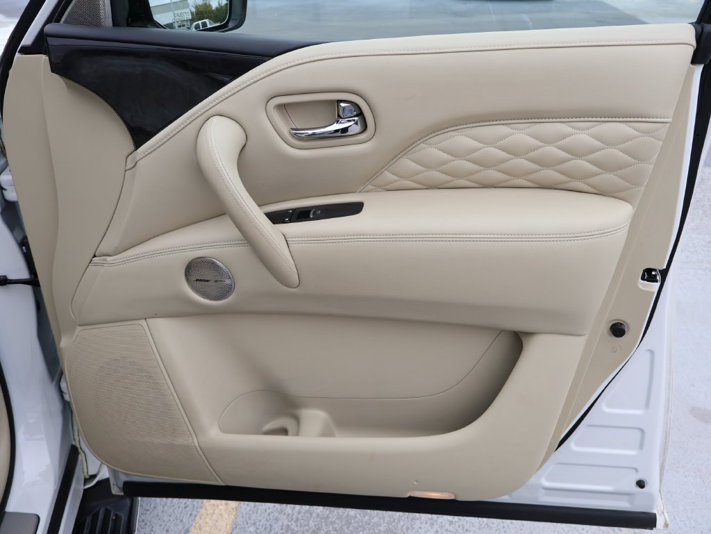 Used 2023 Moonstone White INFINITI Sensory image 13