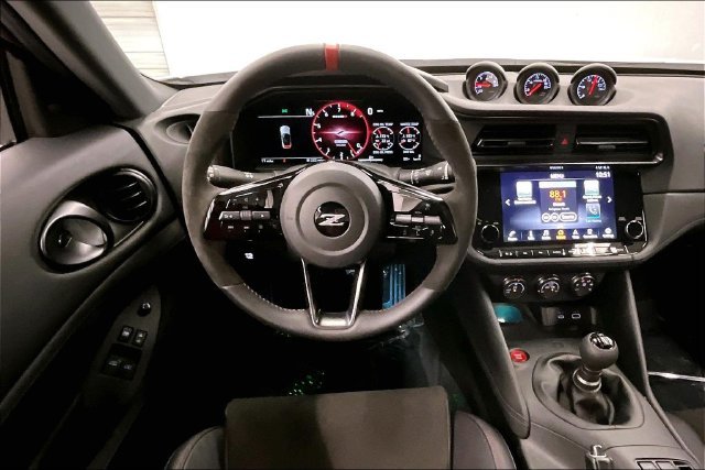 New 2027 Pearl White TriCoat/ Super Black Two Tone Nissan NISMO image 23
