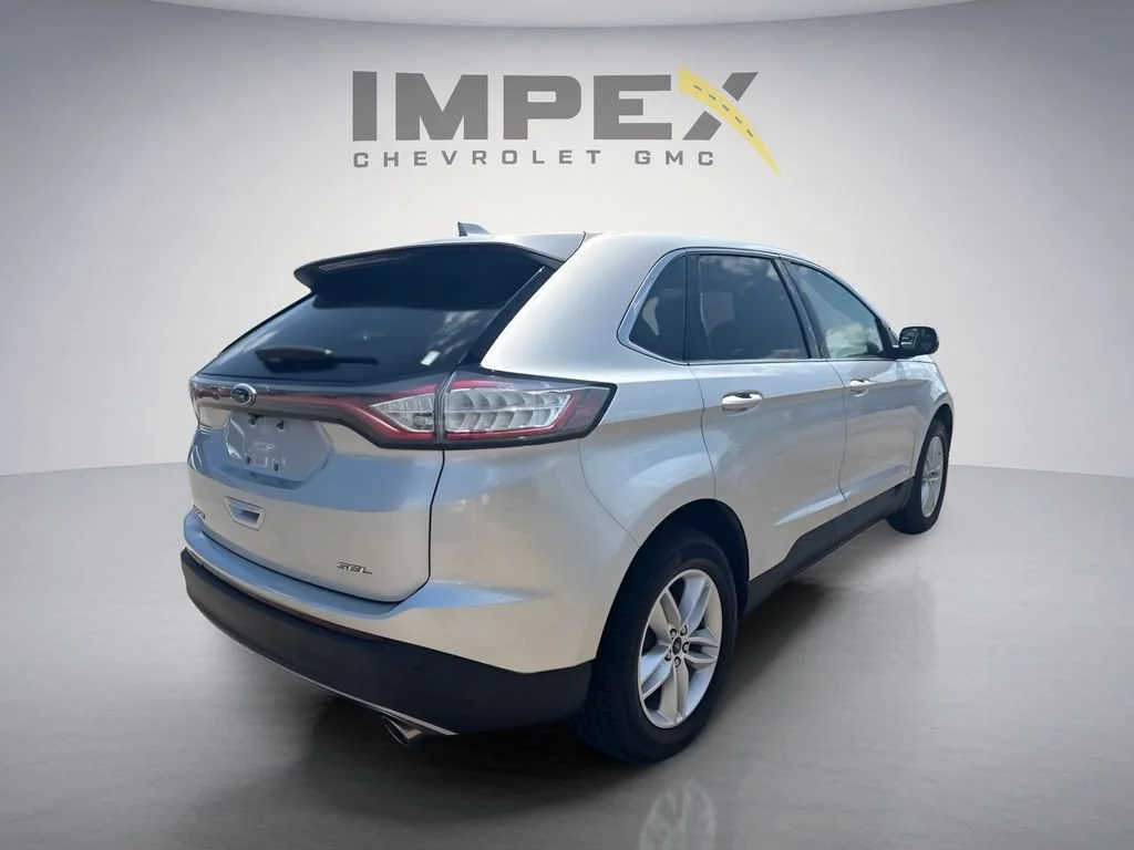 Used 2018  Ford SEL image 5