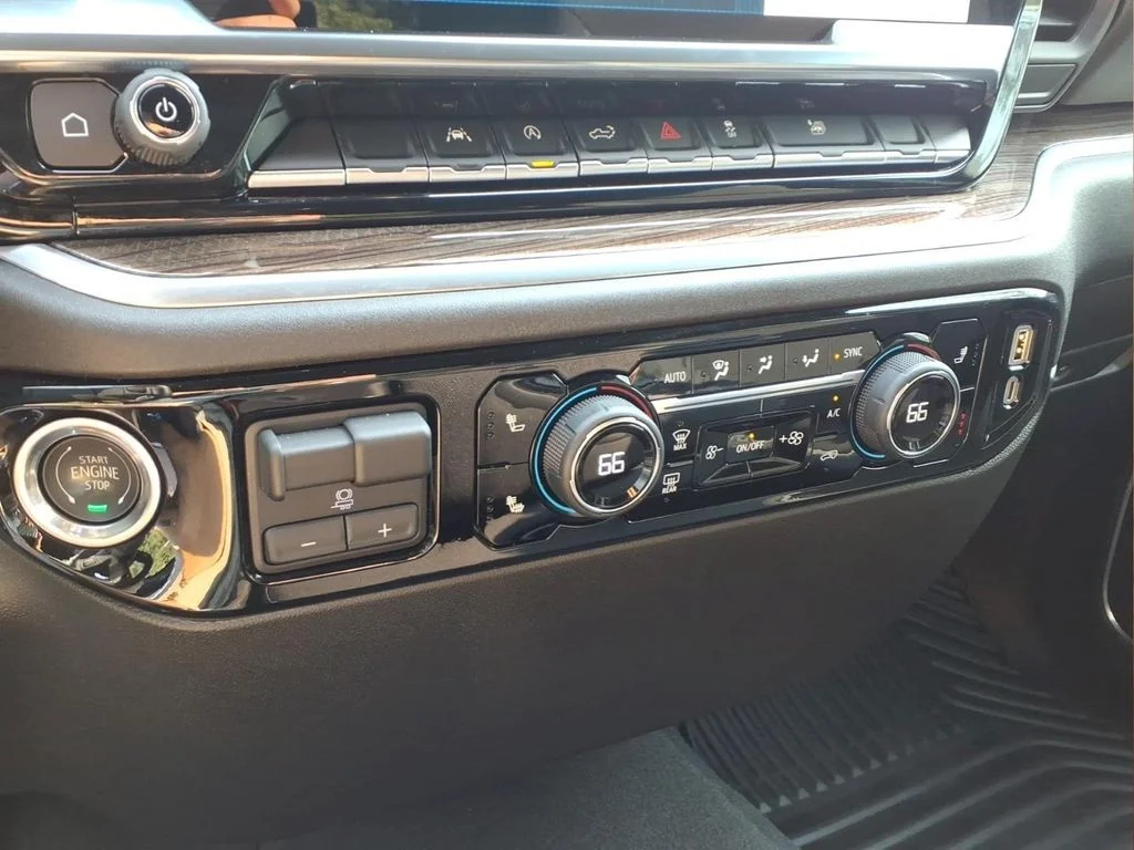Used 2025 Black Chevrolet LT image 7