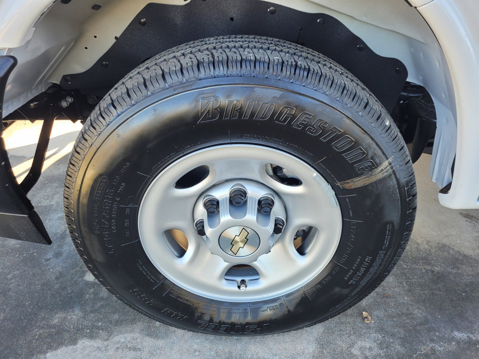 2025 Chevrolet Express Cargo Work Van - Photo 17