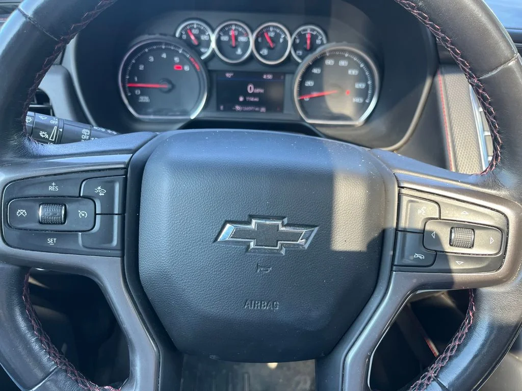 Used 2021  Chevrolet RST image 9