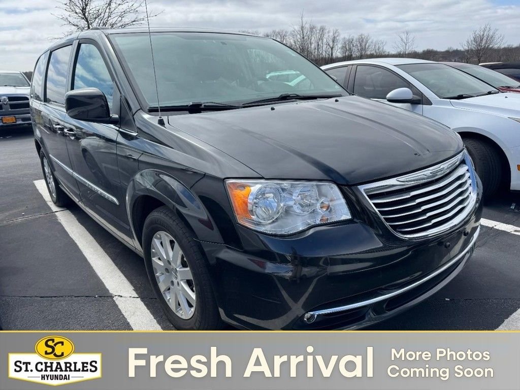 2016 Chrysler Town & Country Touring