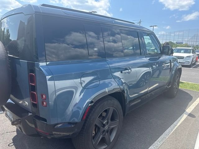Used 2023 Tasman Blue Land Rover X-Dynamic SE image 8