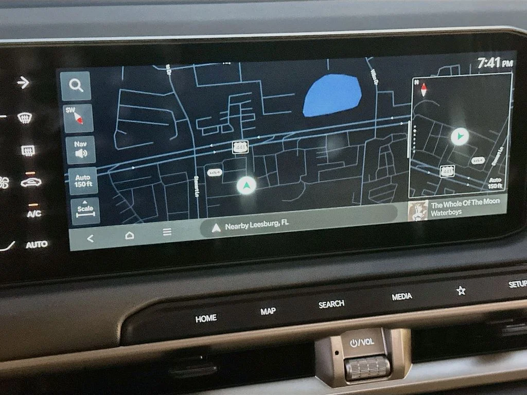 New 2027 Glacial White Pearl Kia EX image 13
