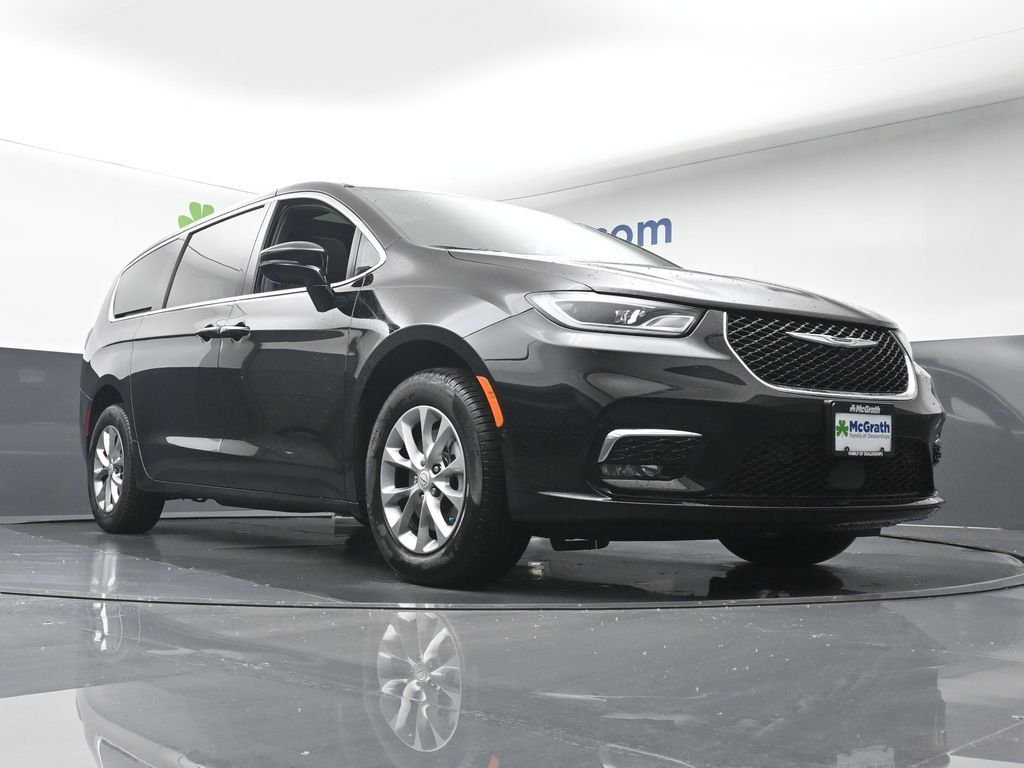 2026 Chrysler Pacifica Select - Photo 38