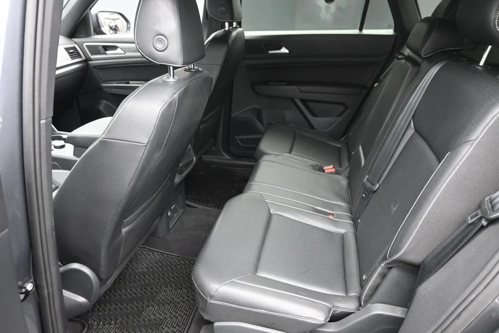 Used 2020 Gray Volkswagen 3.6L V6 SE w/Technology image 12