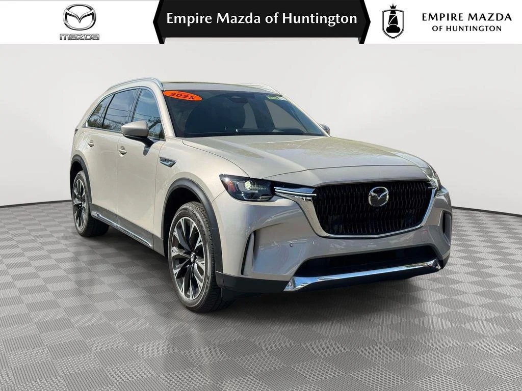 2025 Mazda CX-90 PHEV Premium Plus Package's photo