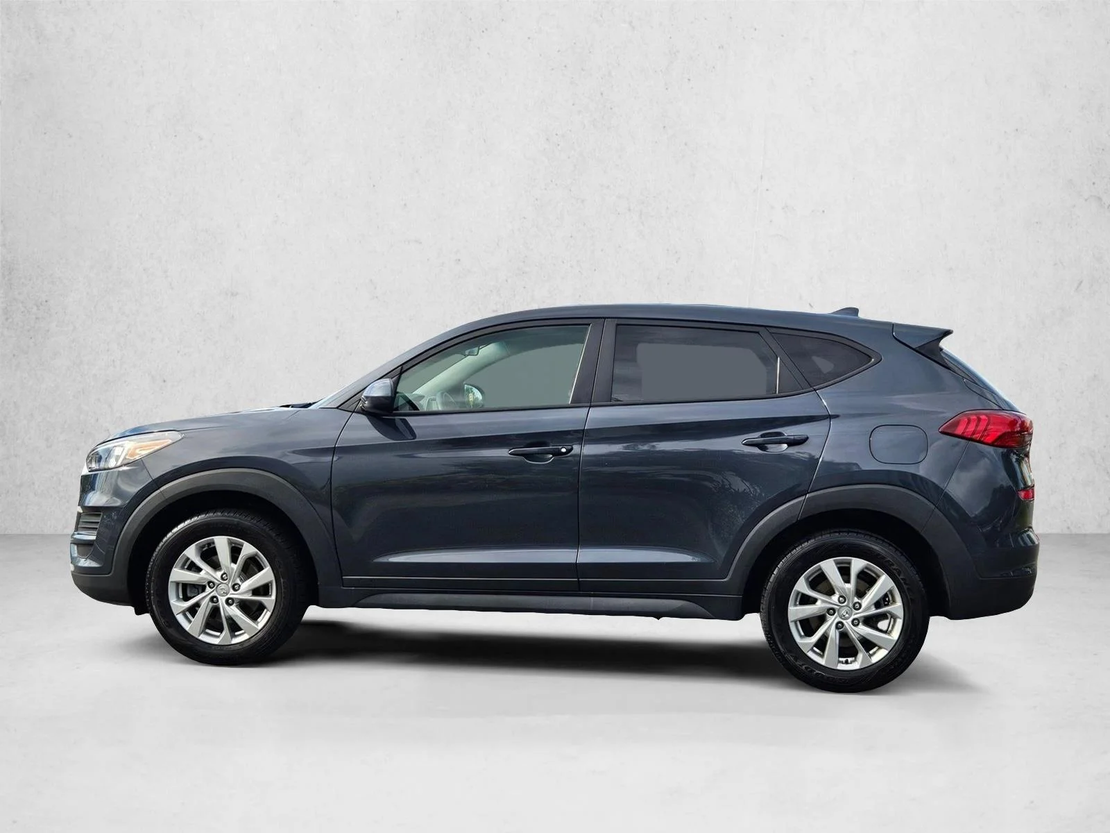 Used 2019 Dusk Blue Hyundai SE image 9