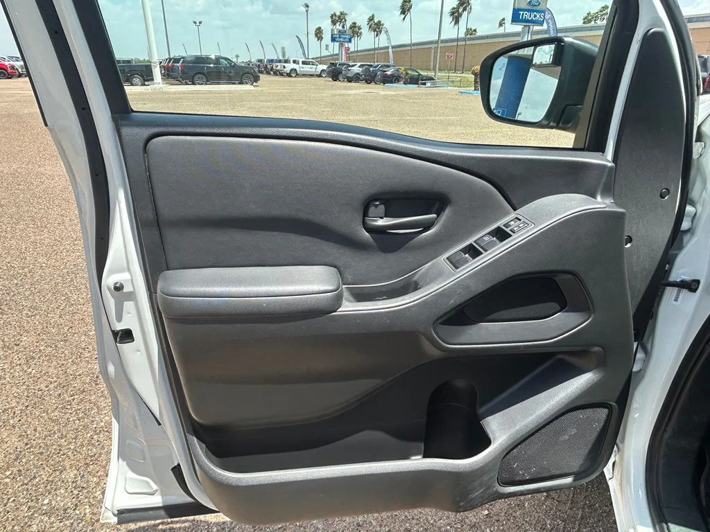 Used 2023 White Nissan S image 11