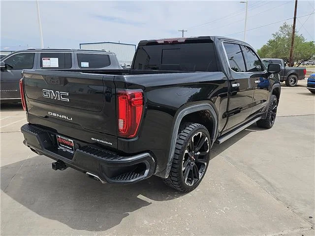 Used 2021 Onyx Black GMC Denali 4x4 Crew Cab 5.75 ft. box 147.4 in. WB image 4