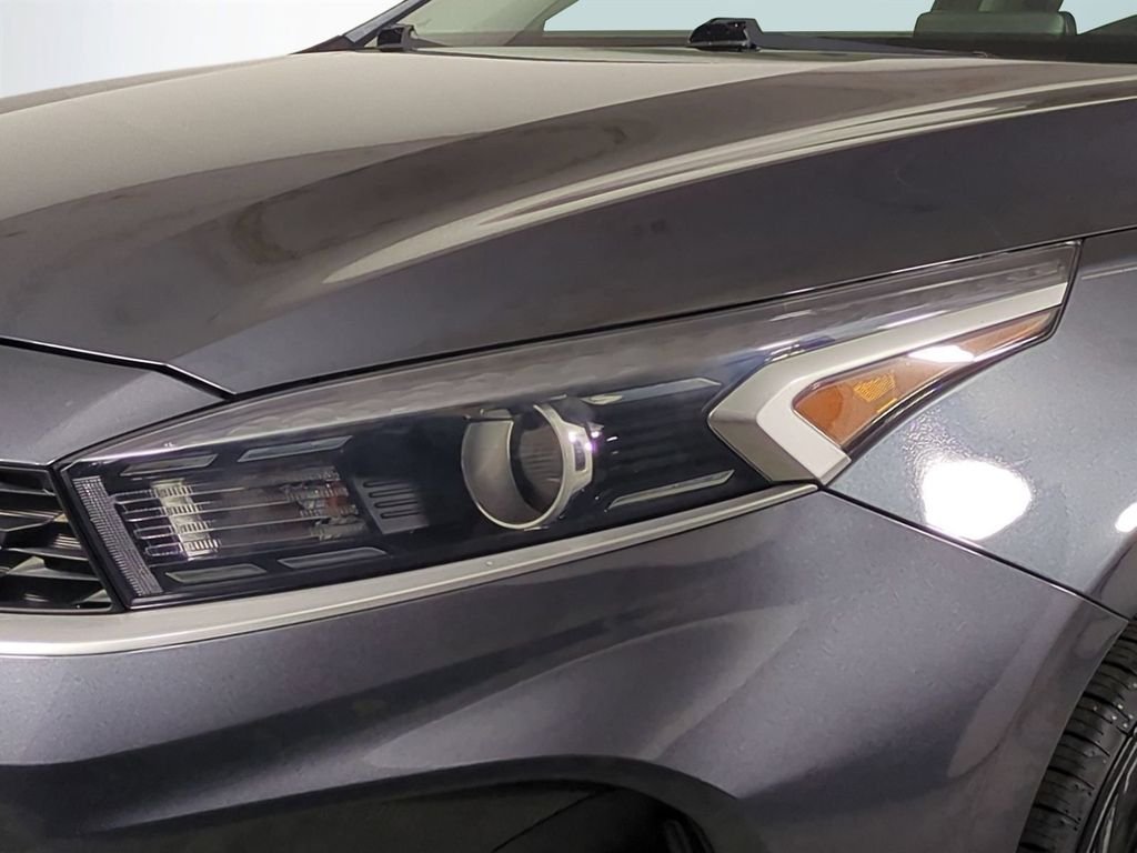 2023 Kia Forte LXS - Photo 10