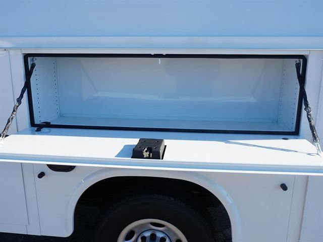 New 2025 Summit White Chevrolet 1WT image 20