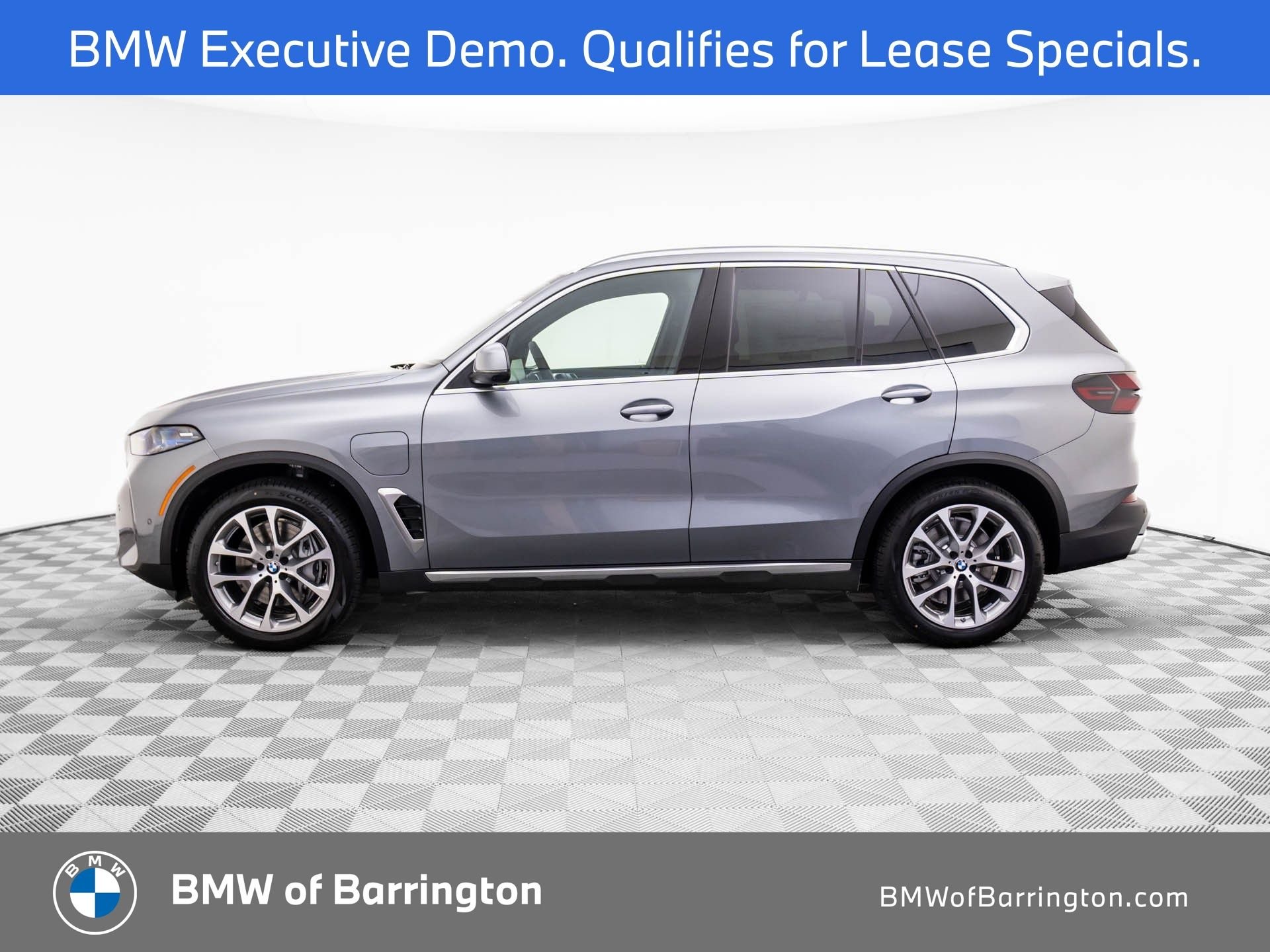 New 2026 Skyscraper Grey Metallic BMW xDrive50e image 2