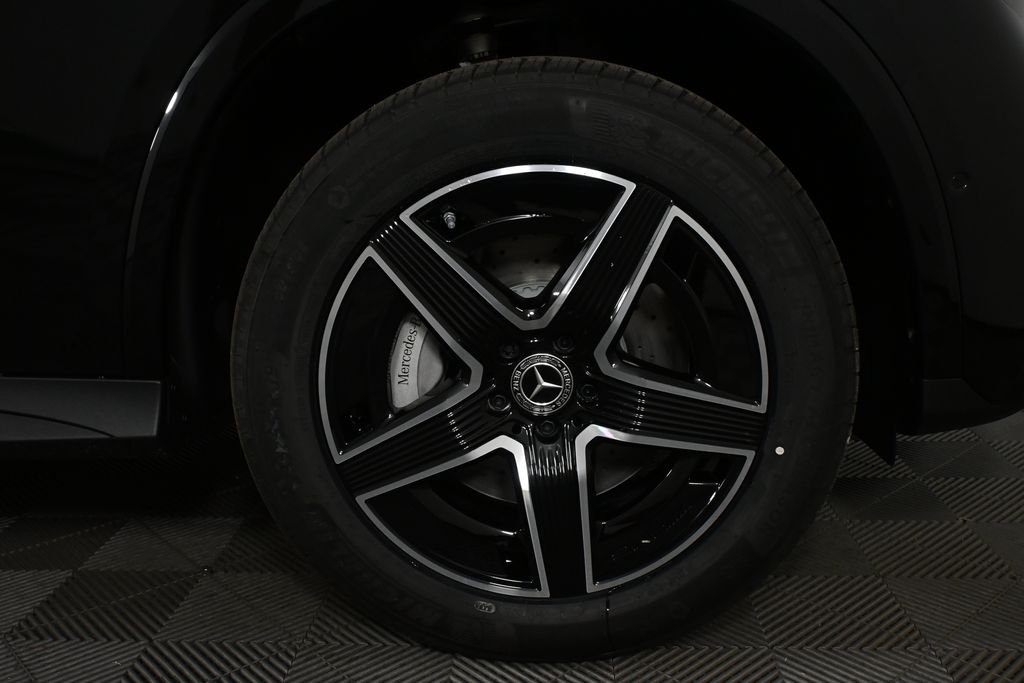 New 2026 Obsidian Black Metallic Mercedes-Benz GLC 300 image 36