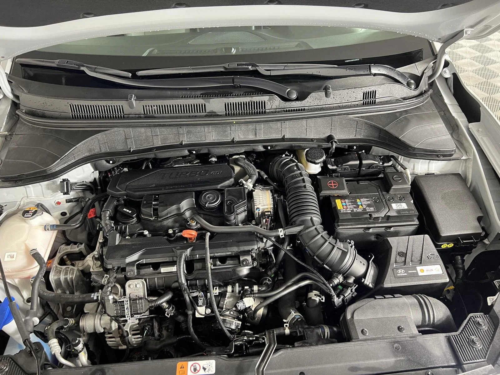 Used 2023 Cyber Silver Hyundai Limited image 3