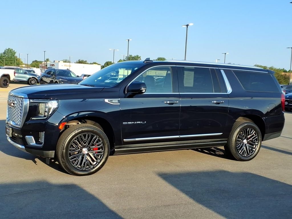 Used 2022 Midnight Blue Metallic GMC Denali image 2