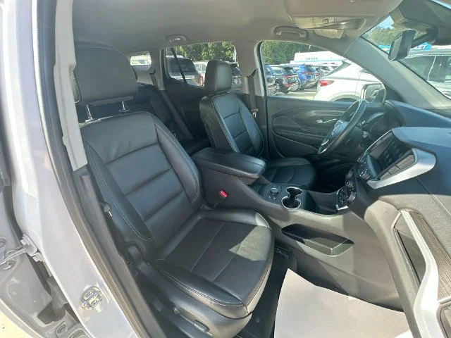 Used 2024 White GMC SLT image 31