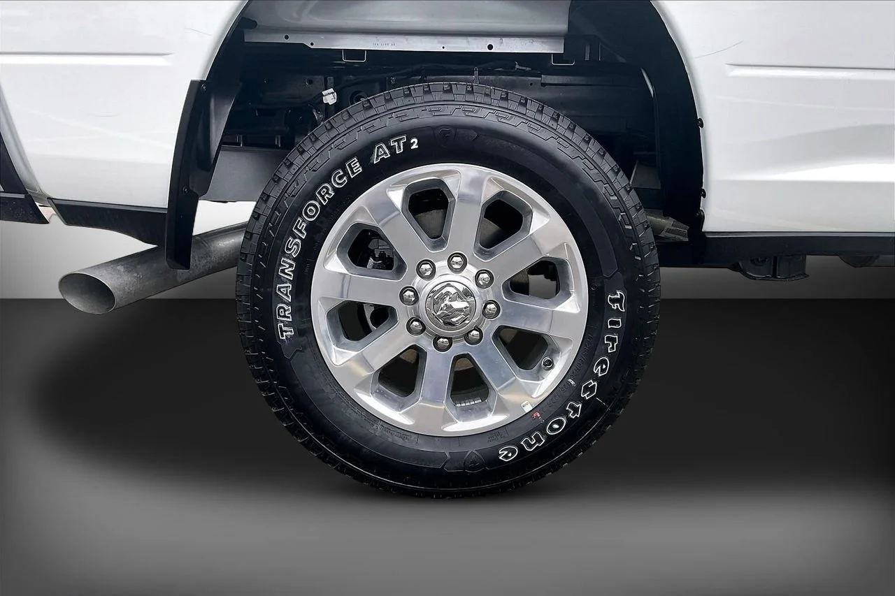 New 2026 Bright White Clearcoat RAM Big Horn image 33