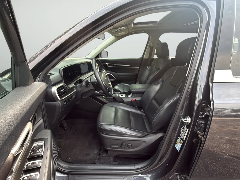 Certified Used 2025 Gray Kia S image 10