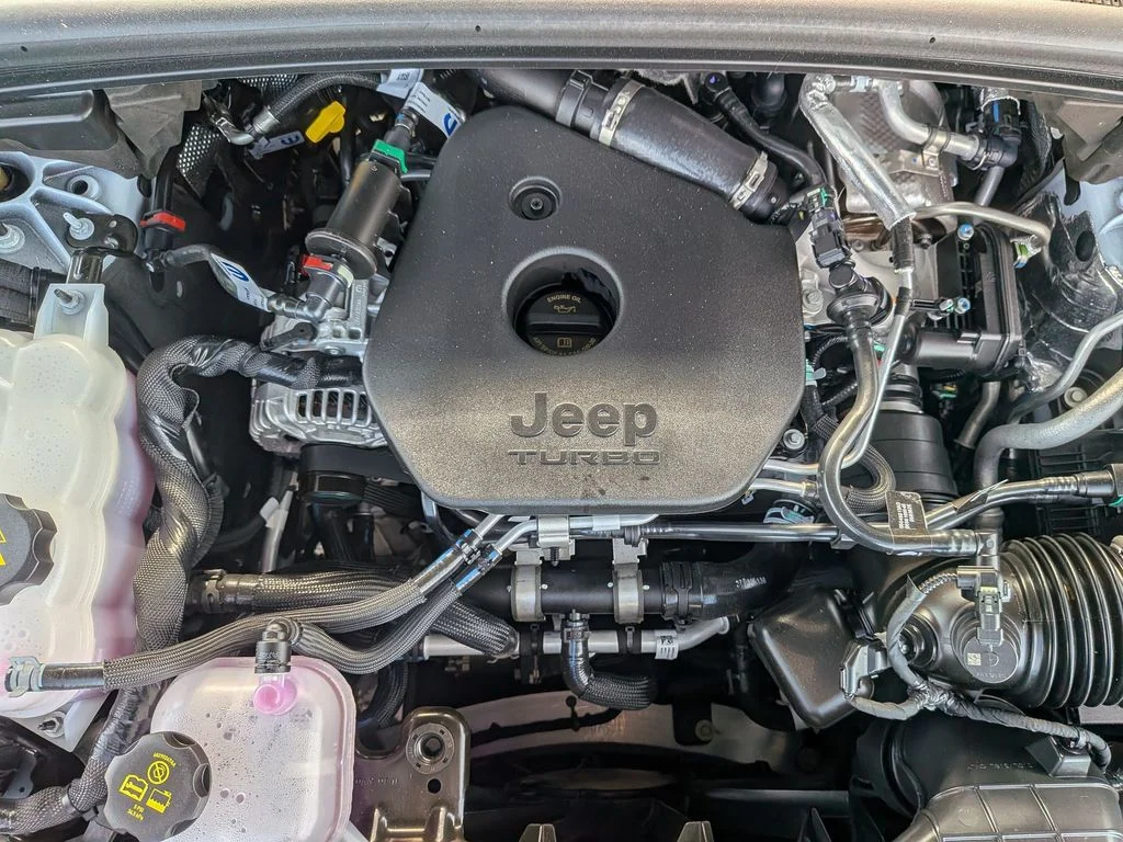 Used 2026 White Jeep Summit image 10