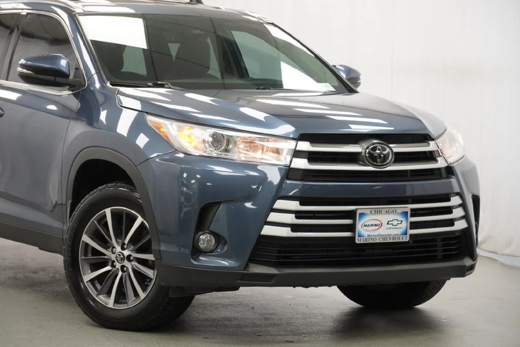 Used 2019 Blue Toyota XLE image 7