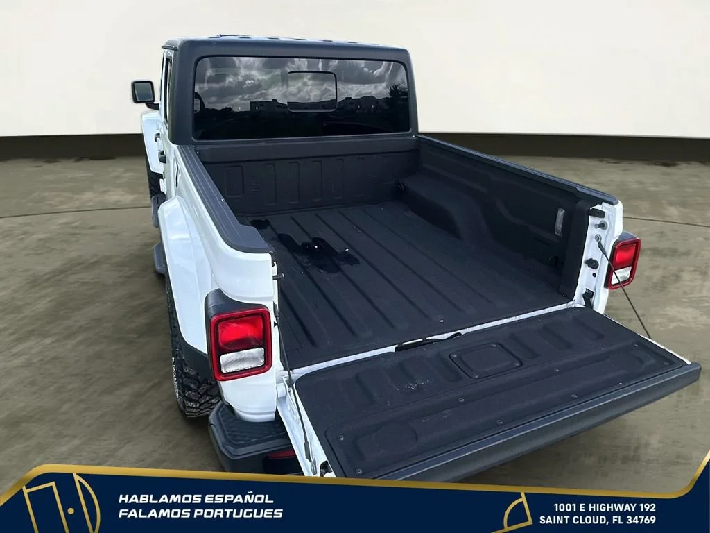 Used 2022  Jeep Willys image 31