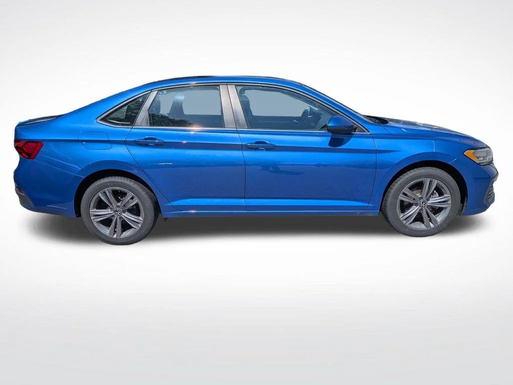 Used 2023 Blue Volkswagen 1.5T SE image 2